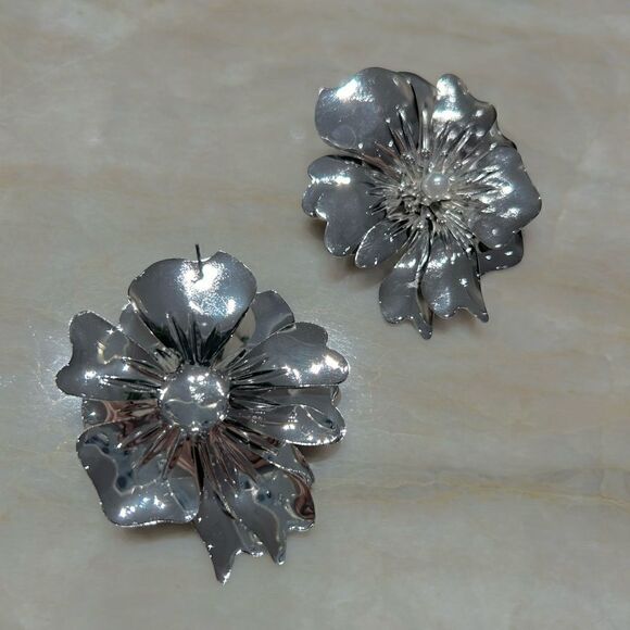bohemian flower stud earrings A373 - Picture 2 of 3